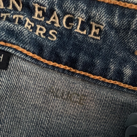 American Eagle Distressed Acid Washed Denim Shorts - Picture 5 of 5